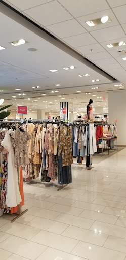 Department Store «Halls Kansas City», reviews and photos, 2450 Grand Blvd #333, Kansas City, MO 64108, USA