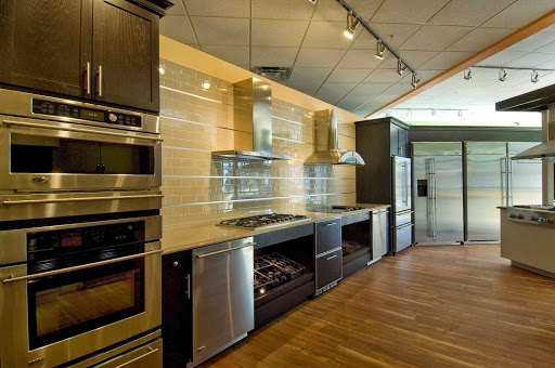 Appliance Store «Famous Tate Appliance & Bedding Center», reviews and photos, 3347 Henderson Blvd, Tampa, FL 33609, USA