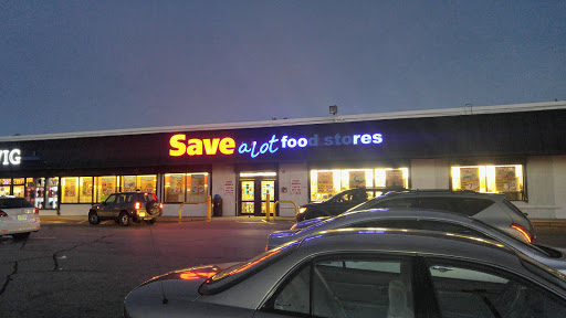Grocery Store «Save-A-Lot», reviews and photos, 650 American Legion Hwy, Roslindale, MA 02131, USA