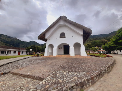 Iglesia Doctrinera San Andres de Pisimbala