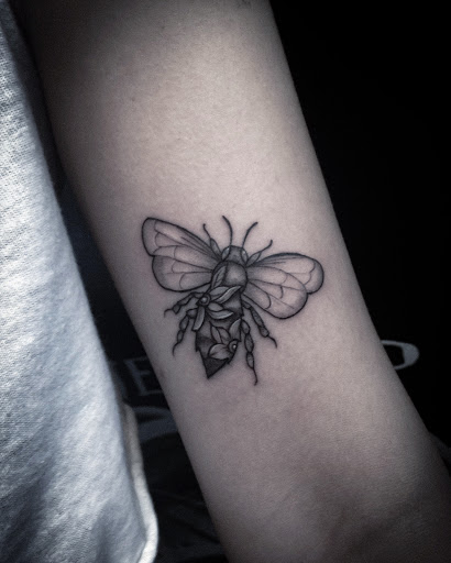 Find women's rib tattoo ideas for your next unique tattoo in San Francisco at Dream Masters Custom Tattoos Sweden