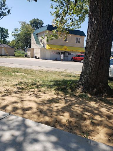 Liquor Store «Raman Party Store», reviews and photos, 394 Chicago Dr, Holland, MI 49423, USA