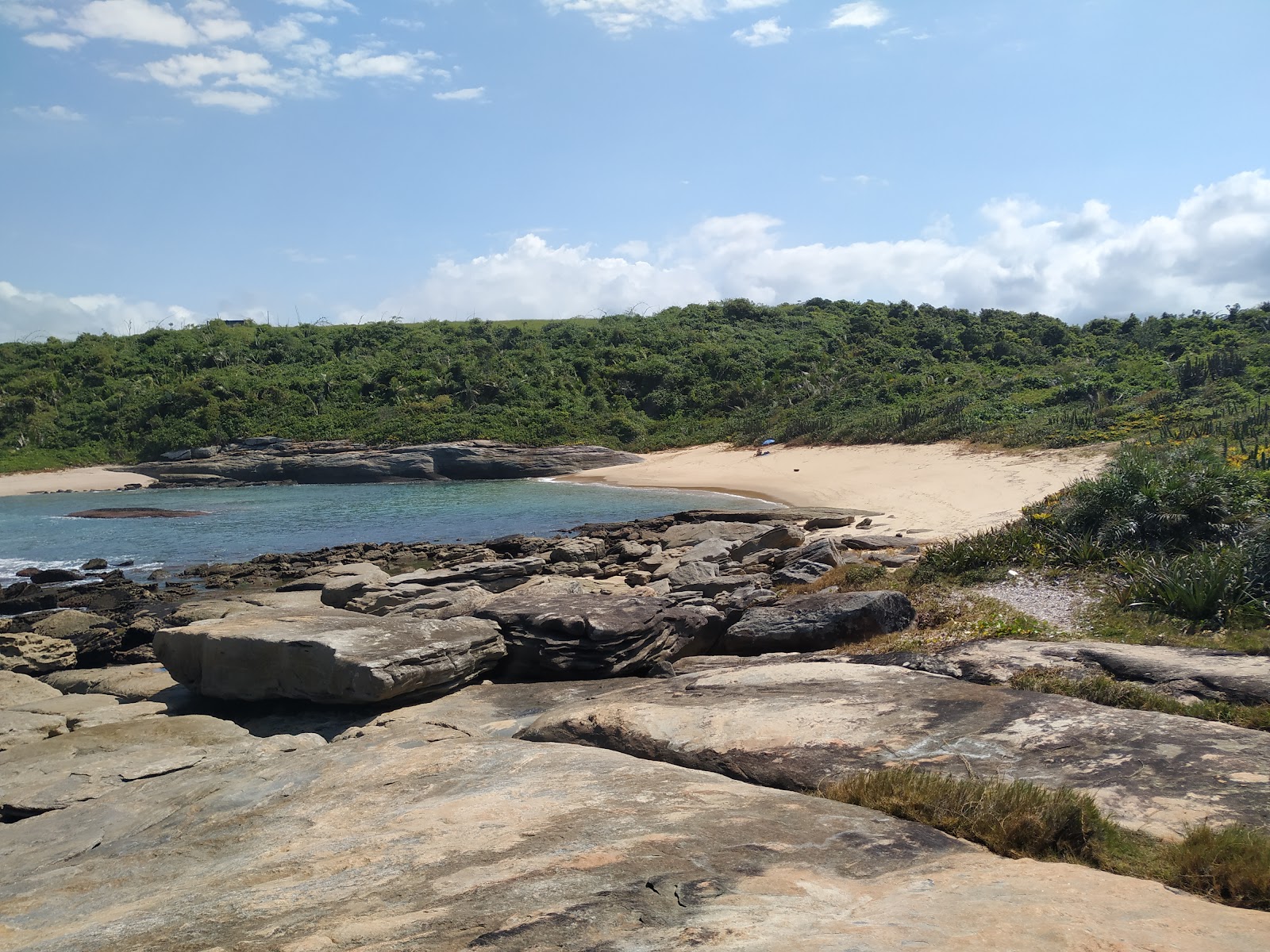 Zdjęcie Praia das Conchinhas z przestronna linia brzegowa