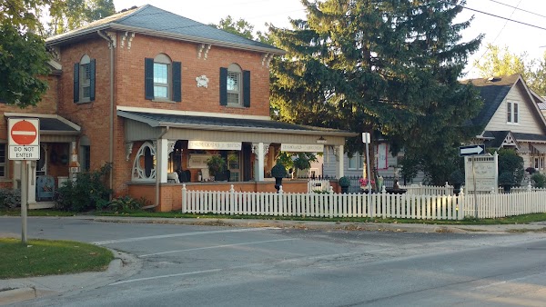 C'est La Vie on Main