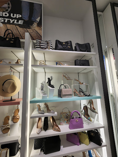 Shoe Store «Aldo Shoes», reviews and photos, 2800 W Big Beaver Rd u217, Troy, MI 48084, USA