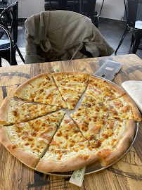 Pizza du Restaurant Milano's à Vénissieux - n°8