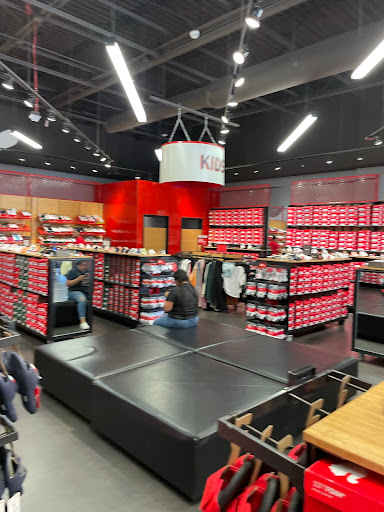 Shoe Store «PUMA», reviews and photos, 4976 Premium Outlets Way #750, Chandler, AZ 85226, USA