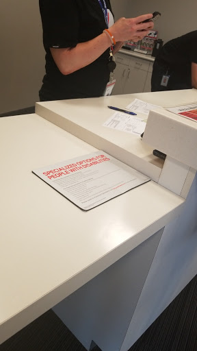 Cell Phone Store «Verizon», reviews and photos, 5350 Harvey St e, Muskegon Heights, MI 49444, USA