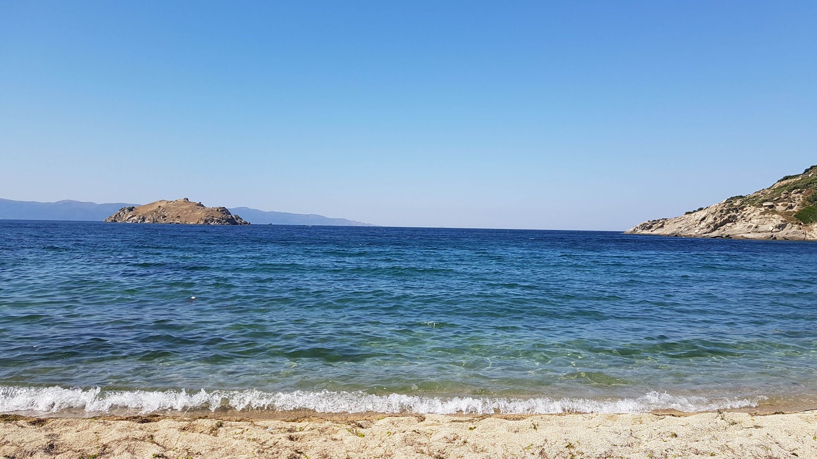 Foto de Kucukova Bay beach localizado em área natural