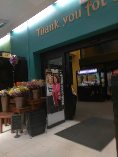 Grocery Store «Kroger», reviews and photos, 3838 Richfield Rd, Flint, MI 48506, USA