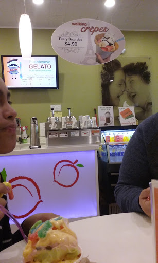 Frozen Yogurt Shop «Peachwave Frozen Yogurt & Gelato», reviews and photos, 6 W 8th St, Holland, MI 49423, USA