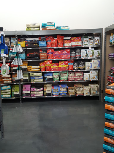 Pet Supply Store «Pet Supplies Plus», reviews and photos, 15880 San Carlos Blvd Ste 190, Fort Myers, FL 33908, USA
