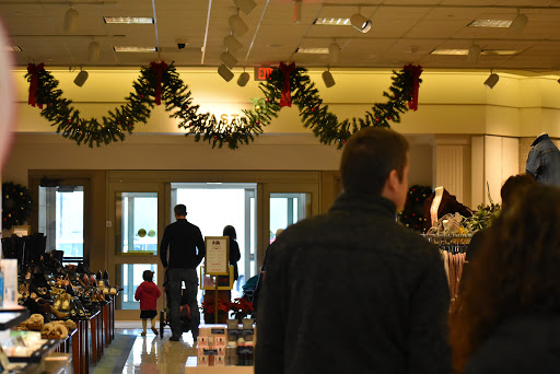 Department Store «Von Maur», reviews and photos, 115 Iowa River Landing Pl, Coralville, IA 52241, USA