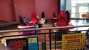 Tukwila Family Fun Center & Bullwinkles Restaurant - photo 13