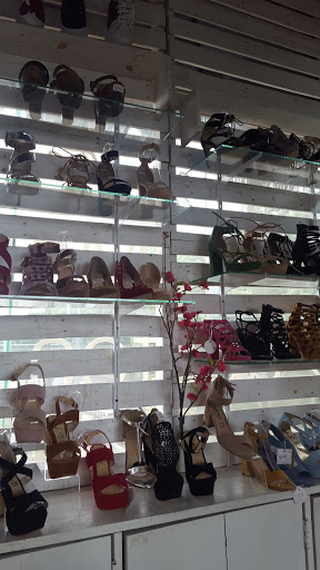 Women's shoe stores Cancun