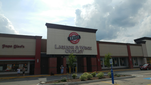 State Liquor Store «NH Liquor & Wine Outlet», reviews and photos, 92 Cluff Crossing Rd, Salem, NH 03079, USA
