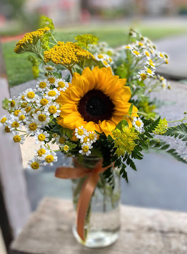 Florist «Flowers By Snellings», reviews and photos, 23 N Braddock St, Winchester, VA 22601, USA