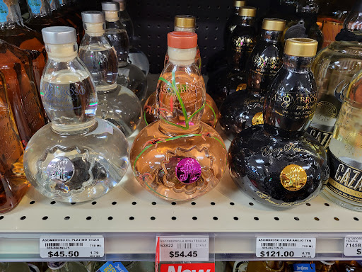 Liquor Store «Hillsboro Liquor Store», reviews and photos, 2055 SE Tualatin Valley Hwy #14, Hillsboro, OR 97123, USA