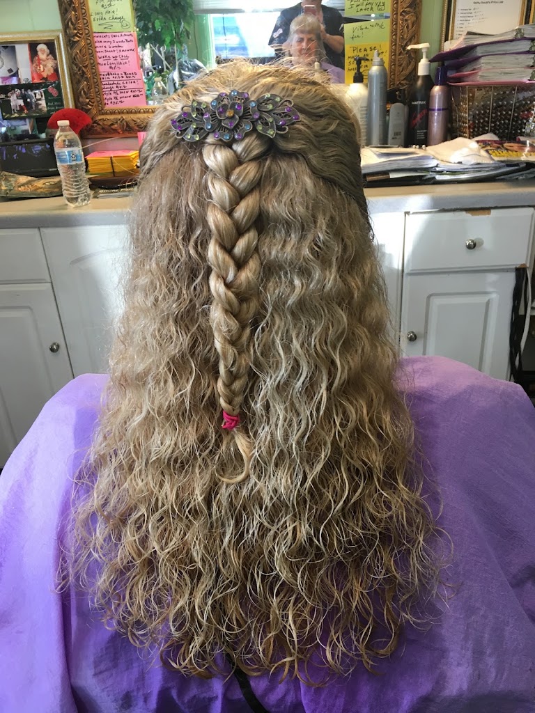 Hairbybettyollingergould 97478