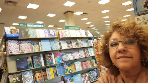 Book Store «Barnes & Noble», reviews and photos, 20 Hatton Pl, Hilton Head Island, SC 29926, USA