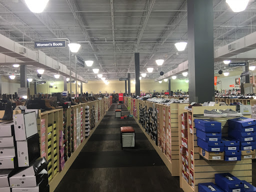 Shoe Store «DSW Designer Shoe Warehouse», reviews and photos, 1412 Greenbrier Pkwy, Chesapeake, VA 23320, USA