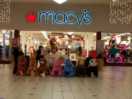 Shopping Mall «Cape Cod Mall», reviews and photos, 769 Iyannough Rd, Hyannis, MA 02601, USA