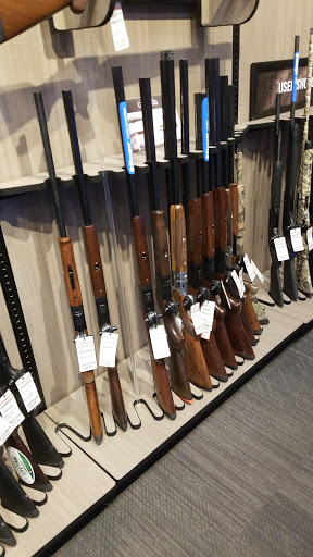 Sporting Goods Store «SCHEELS», reviews and photos, 6503 W 135th St, Overland Park, KS 66223, USA