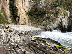 Playa de Gueirua'in fotoğrafı ve güzel manzarası