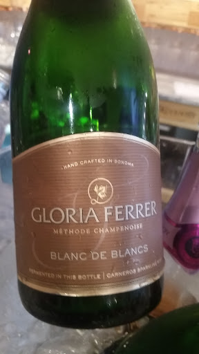 Wine Store «The Wine Merchant», reviews and photos, 3972 Edwards Rd, Cincinnati, OH 45209, USA