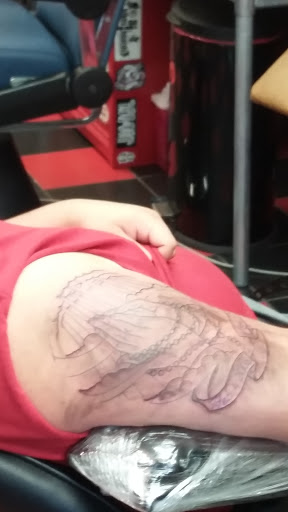 Tattoo Shop «Atomic Tattoos», reviews and photos, 8238 W Waters Ave, Tampa, FL 33615, USA