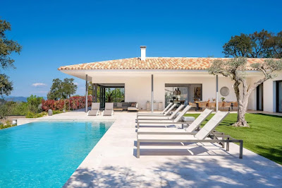 Agence Immobilière - Ellington International à Gassin