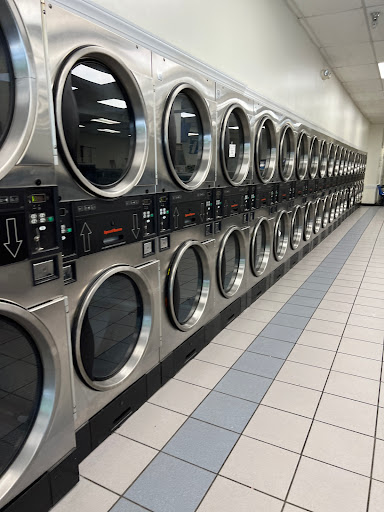 Laundromat «Chantilly Coin Laundry LLC», reviews and photos, 14511 Lee Jackson Meml Hwy # R, Chantilly, VA 20151, USA