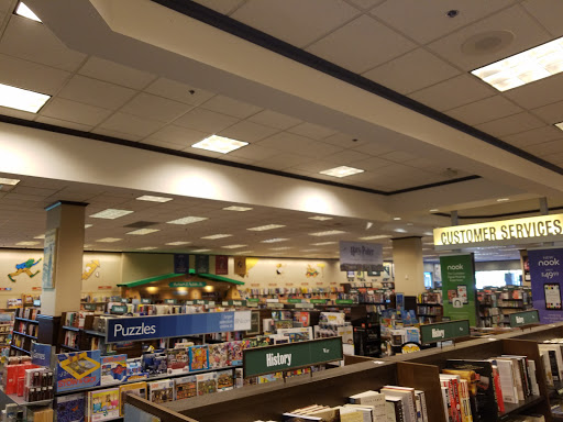 Book Store «Barnes & Noble», reviews and photos, 1530 11th Ave NW, Issaquah, WA 98027, USA