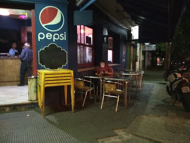 Opiniones de Bar - Pizzería - Chivitería El Patriota en Canelones - Restaurante