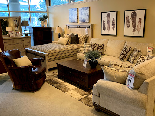 Furniture Store «JR Furniture Gresham», reviews and photos, 40 NW Burnside Rd, Gresham, OR 97030, USA