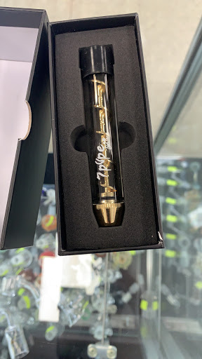 Tobacco Shop «AK SMOKE SHOP», reviews and photos, 5135 W Shaw Ave, Fresno, CA 93722, USA