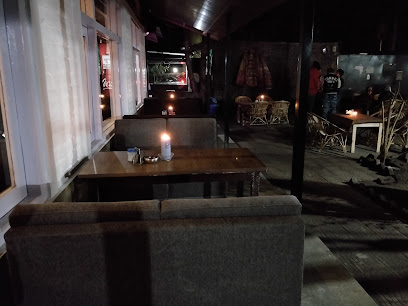 MoonDance Kasol Cafe & Bar