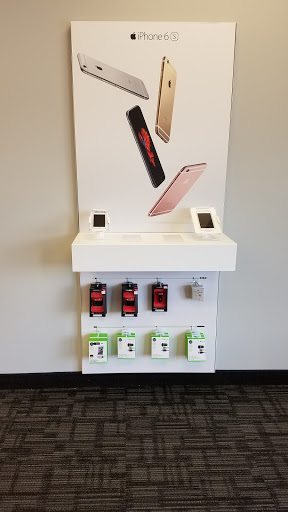 Cell Phone Store «Verizon Wireless Premium Retailer - Cellular & More», reviews and photos, 1192 S Main St #300, Chelsea, MI 48118, USA