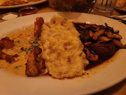 Restaurant «The Cheesecake Factory», reviews and photos, 600 Spectrum Center Dr, Irvine, CA 92618, USA