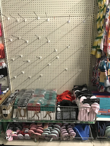 Dollar Store «Dollar Tree», reviews and photos, 301 E Wallace Kneeland Blvd, Shelton, WA 98584, USA