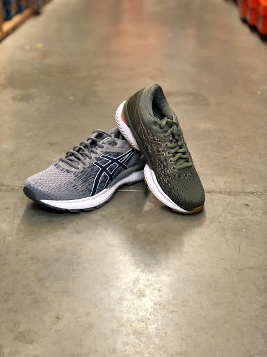 Shoe Store «Movin Shoes», reviews and photos, 528 S Park St, Madison, WI 53715, USA