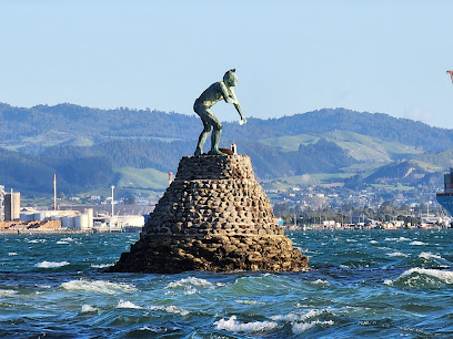 Statue of Tangaroa