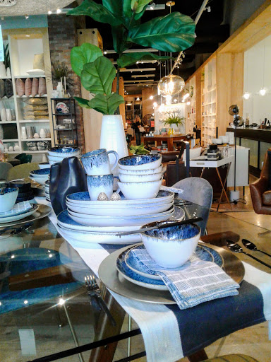 Furniture Store «west elm», reviews and photos, 1201 NW Couch St, Portland, OR 97209, USA