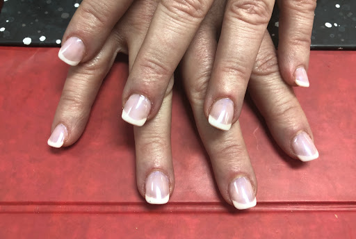 Nail Salon «Lisa Nail Salon», reviews and photos, 3 George Washington Plaza #3, Gaylordsville, CT 06755, USA