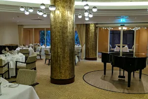The Pearl Restaurant and Champagne Bar image