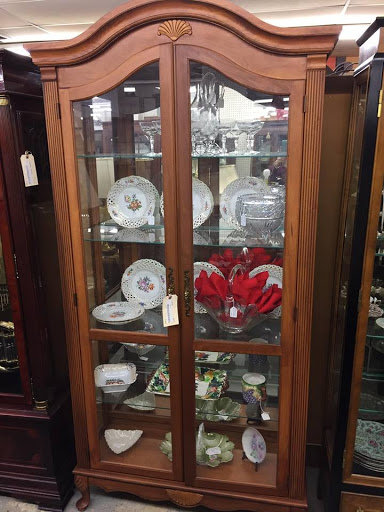 Antique Furniture Store «Center Stage Antiques», reviews and photos, 41 King St, Mt Holly, NJ 08060, USA