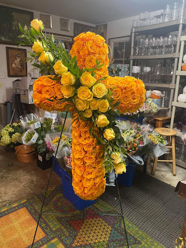 Florist «Roma Florist. free deliver purchase online. Www.romaflorist.com», reviews and photos, 11 Davis St, Oakville, CT 06779, USA