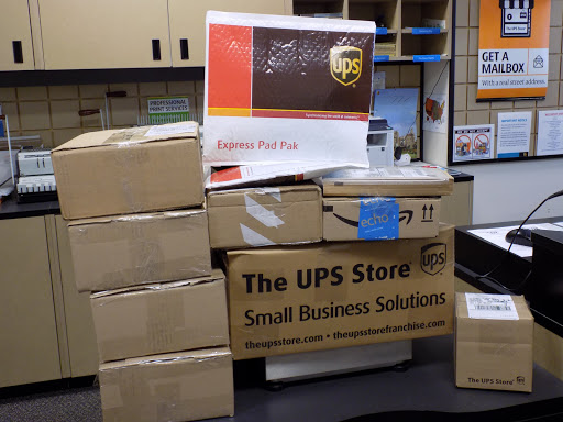 Shipping Service «The UPS Store», reviews and photos, 5 Tenafly Rd, Englewood, NJ 07631, USA