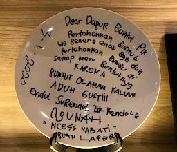 Dapur Buntut PIK photo
