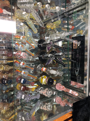 Tobacco Shop «Northern Lights 2», reviews and photos, 270 Enfield St, Enfield, CT 06082, USA